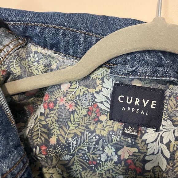 Curve appeal Jean jacket size Medium cotton denim top floral lining western - Picture 9 of 9
